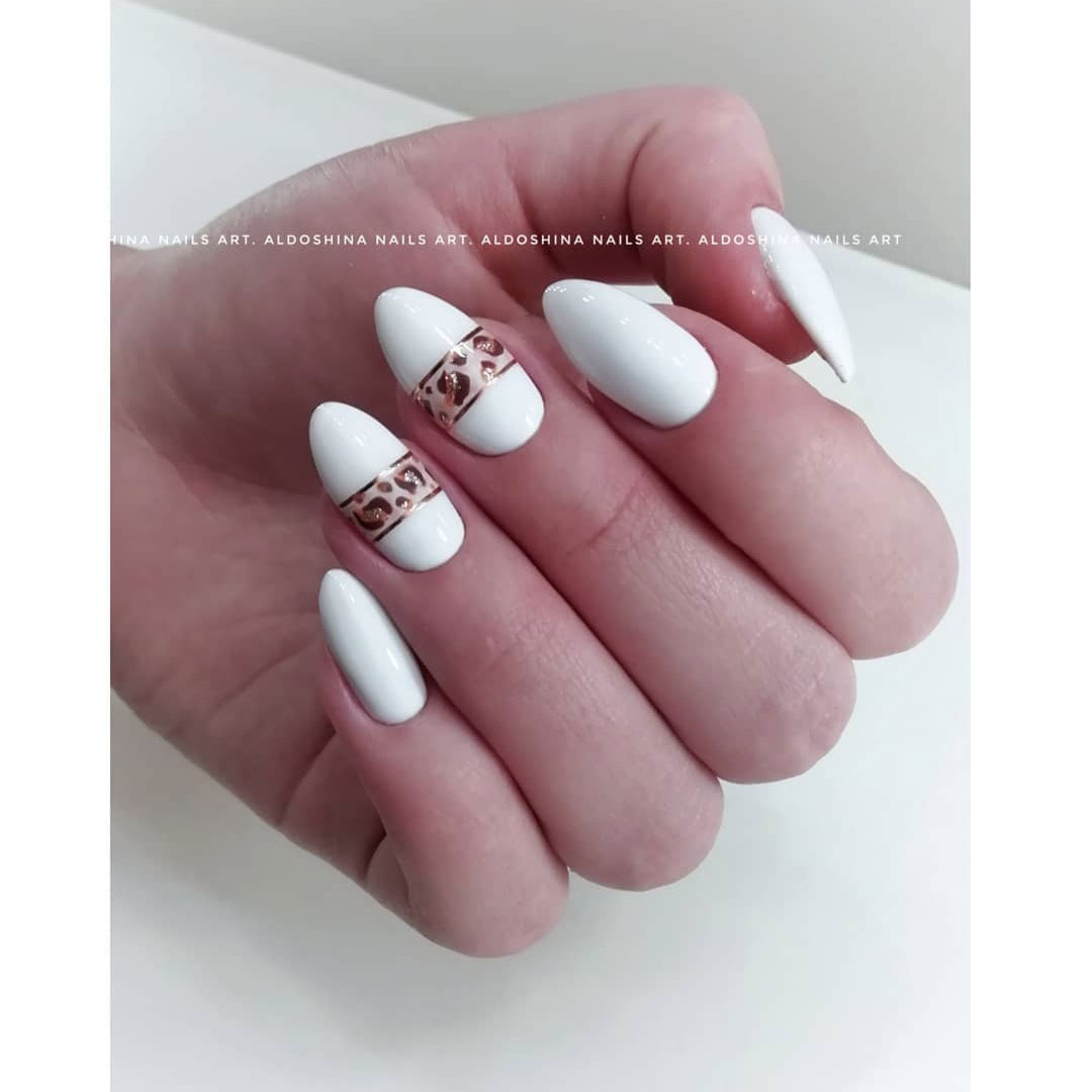 Gallery image of Gel Polish Komilfo Deluxe Series D002 (white porcelain, enamel), 8 ml