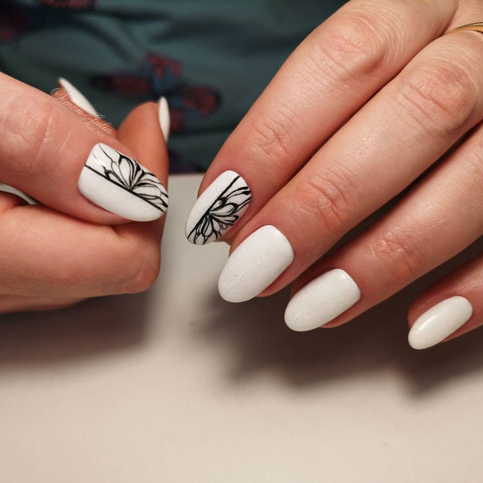 Gallery image of Gel Polish Komilfo Deluxe Series D002 (white porcelain, enamel), 8 ml