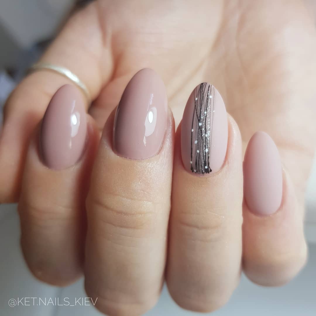 Gallery image of Gel Polish Komilfo Deluxe Series D205 (cocoa, milk chocolate, enamel, for French), 8 ml