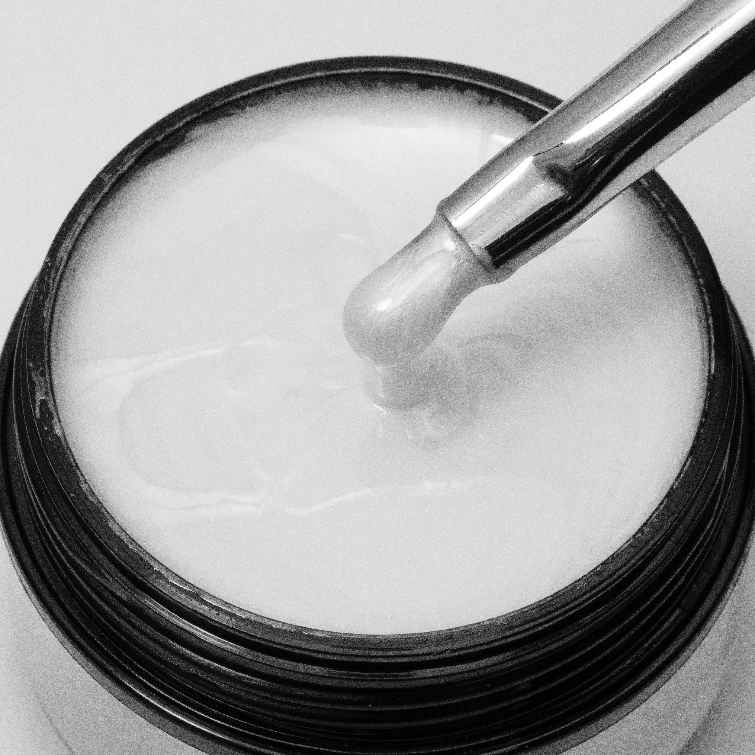 Gallery image of Komilfo Pearl Gel 001, 15 ml